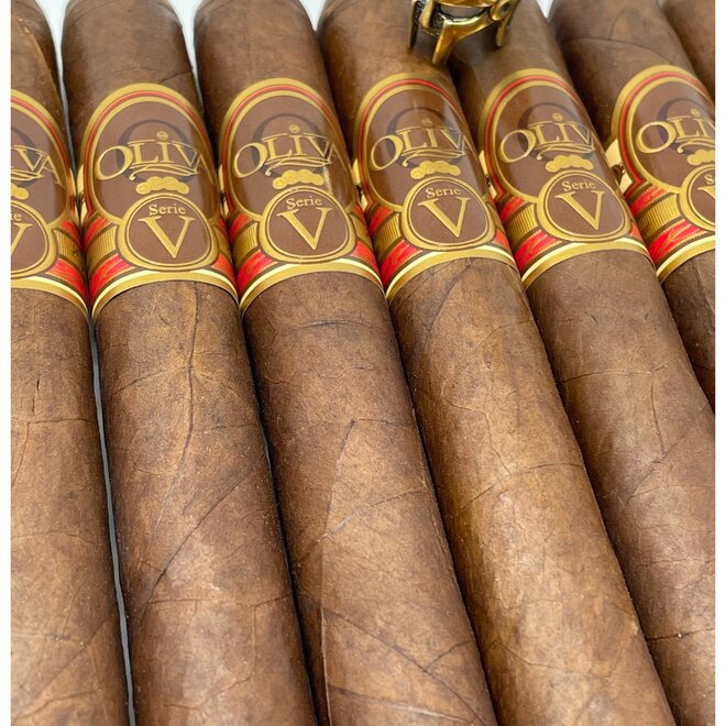 Oliva Serie V Churchill Extra 52 x 7