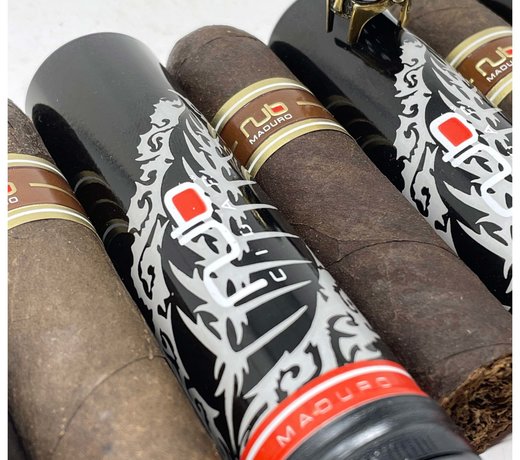 NUB Maduro by Oliva