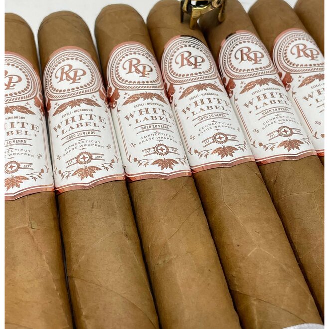Rocky Patel White Label Toro 52 x 6 1/2