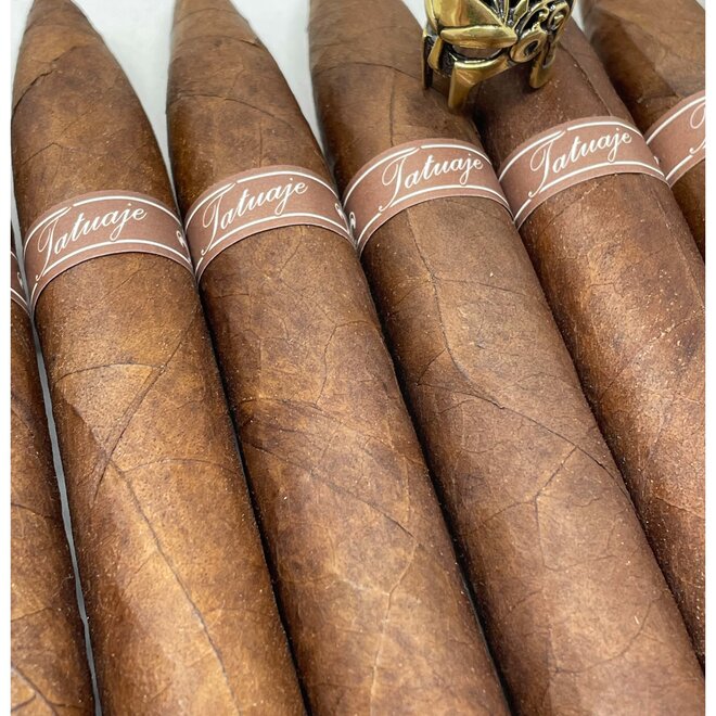 Tatuaje Unicos 6 1/8 x 52