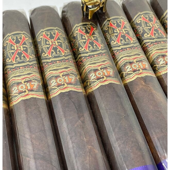 FFOX Tauros the Bull Maduro