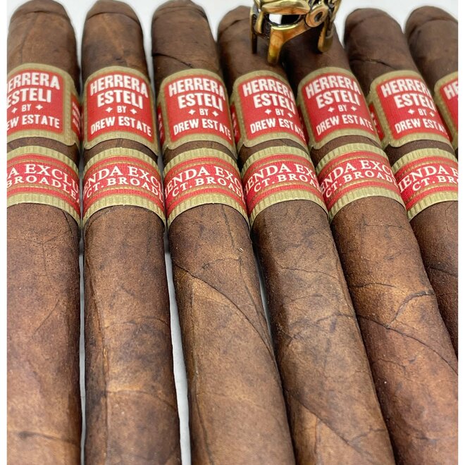 Herrera Esteli Tienda Exclusive Connecticut Broadleaf Lancero 38 x 7