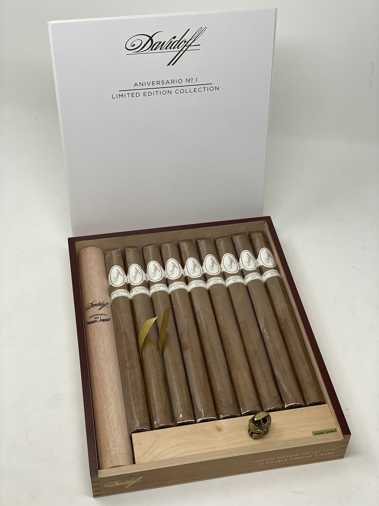 Davidoff Aniversario No. 1 LE2023 48 X 8⅔ - Cigar Spartan