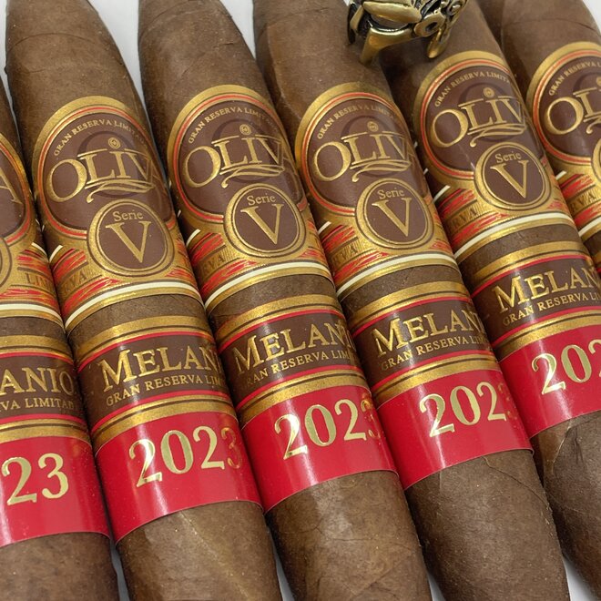 Oliva Serie V Melanio 52 X 5 1/2 LE2023 Figurino