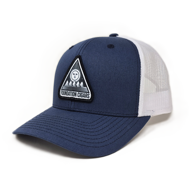 Foundation 8 Cigar Assortment + Hat