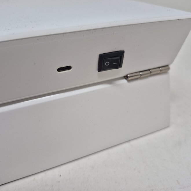 CAO Vision Churchill Box of 20 + Free LED Humidor
