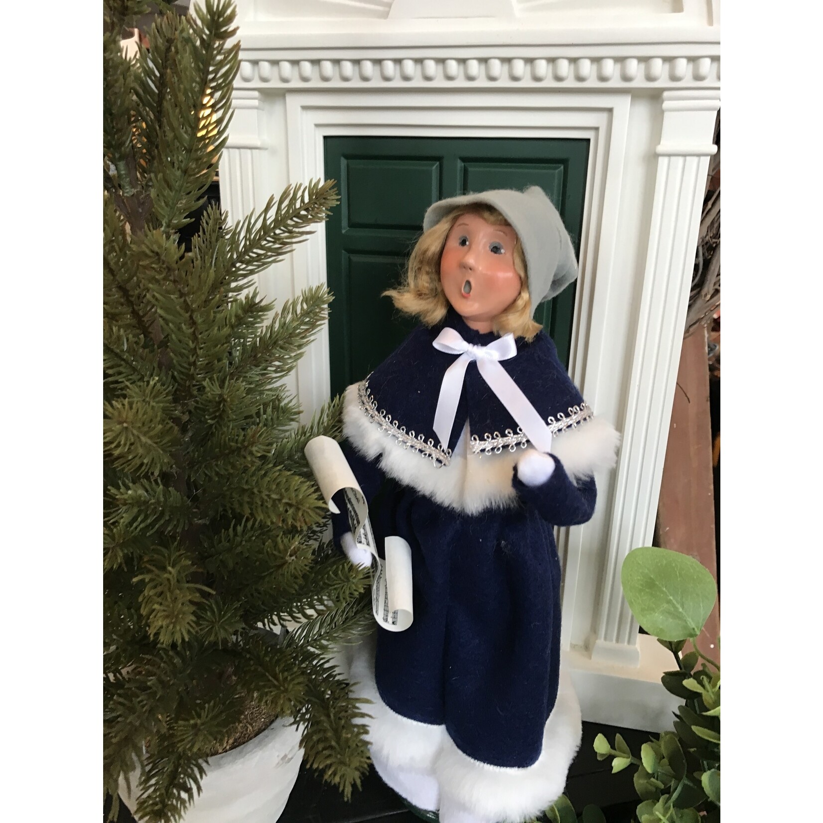 Byers’ Choice Yardley Woman