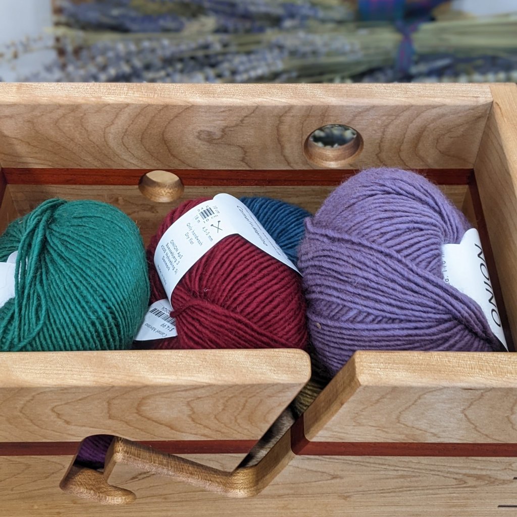 WRW yarn box "Mildred" 12"