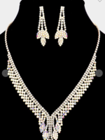 Playing Hard To Get Necklace Set