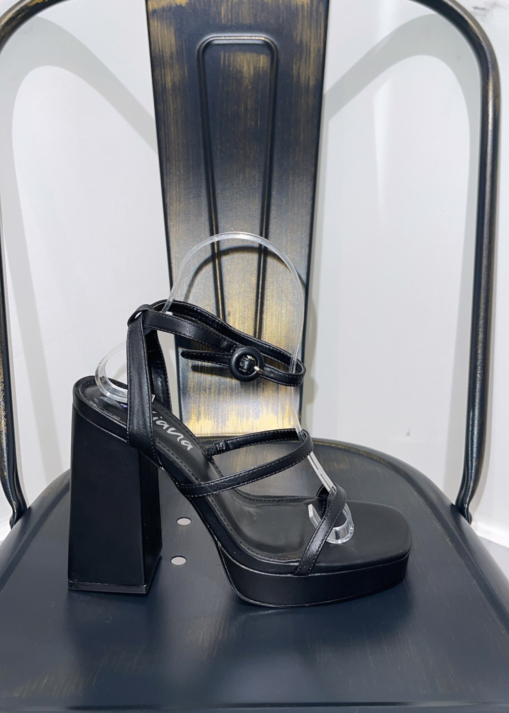 Model Attitude Heels
