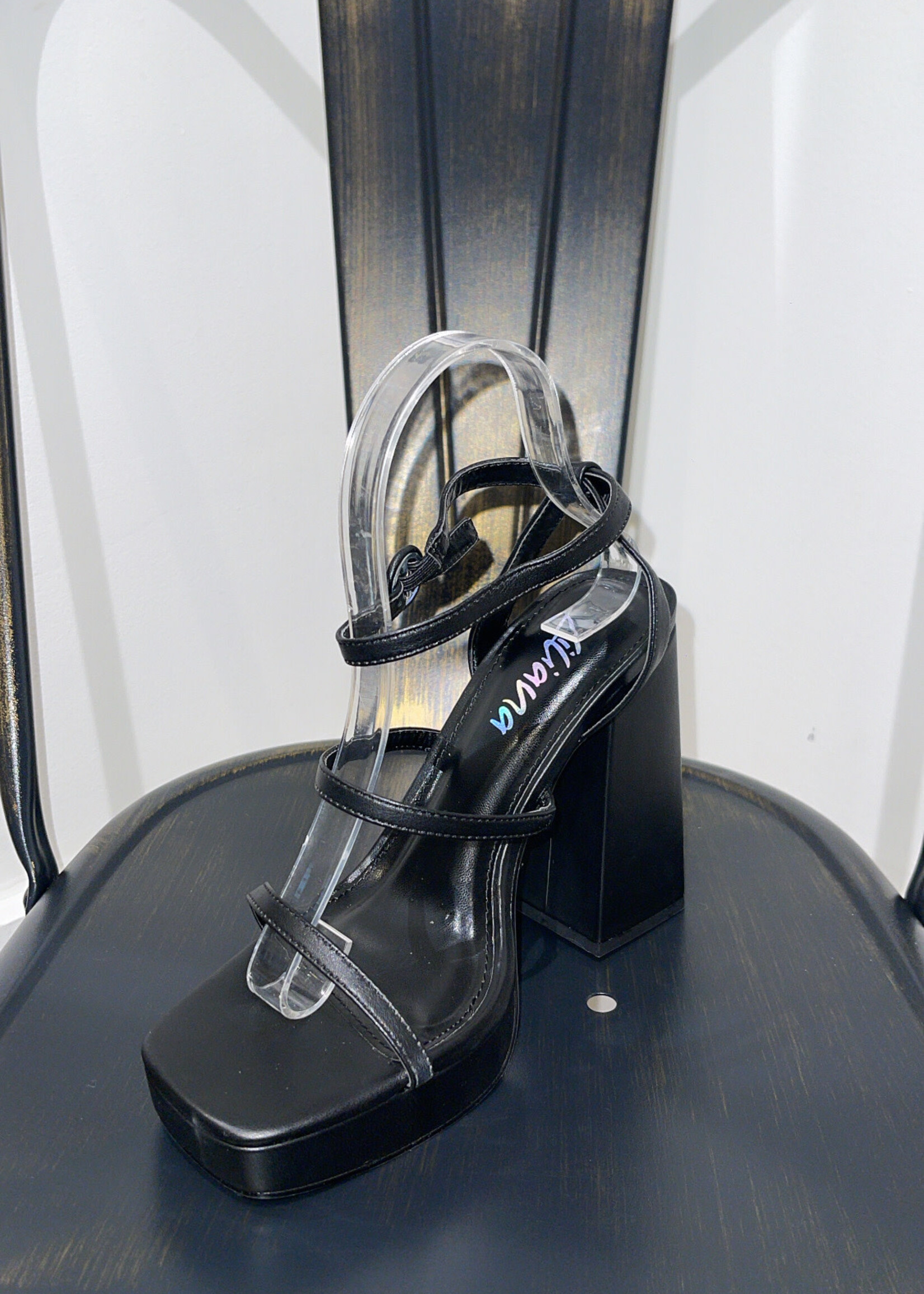 Model Attitude Heels