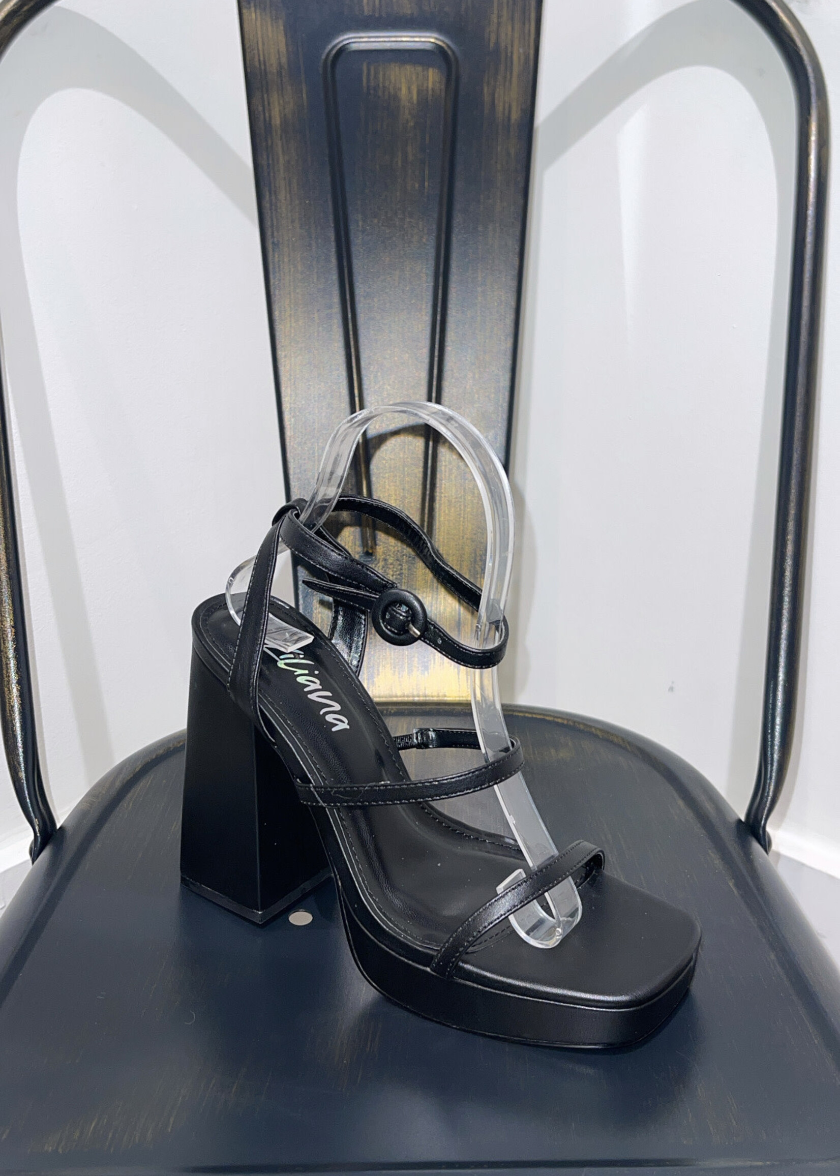 Model Attitude Heels