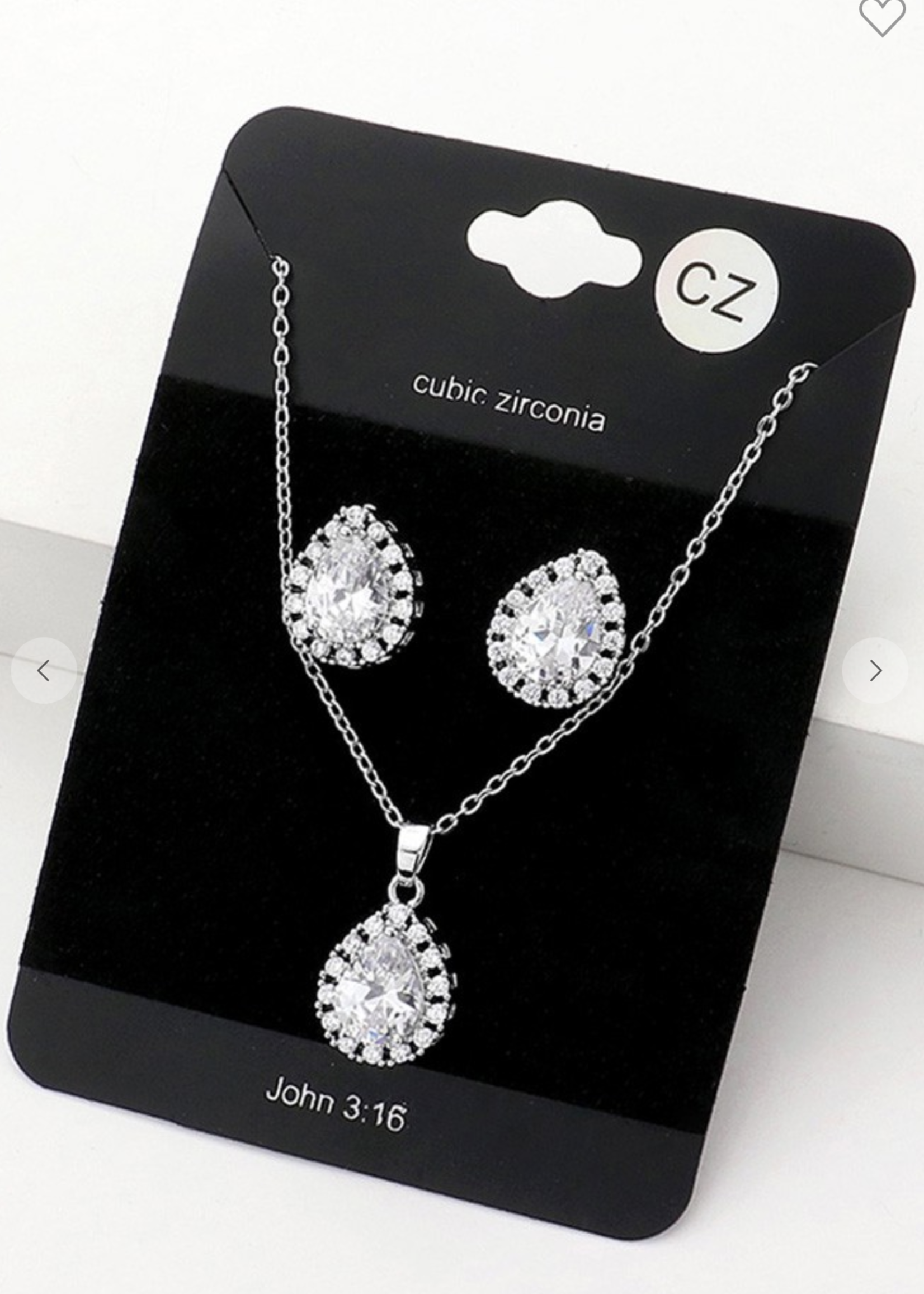 Soft Kiss Necklace