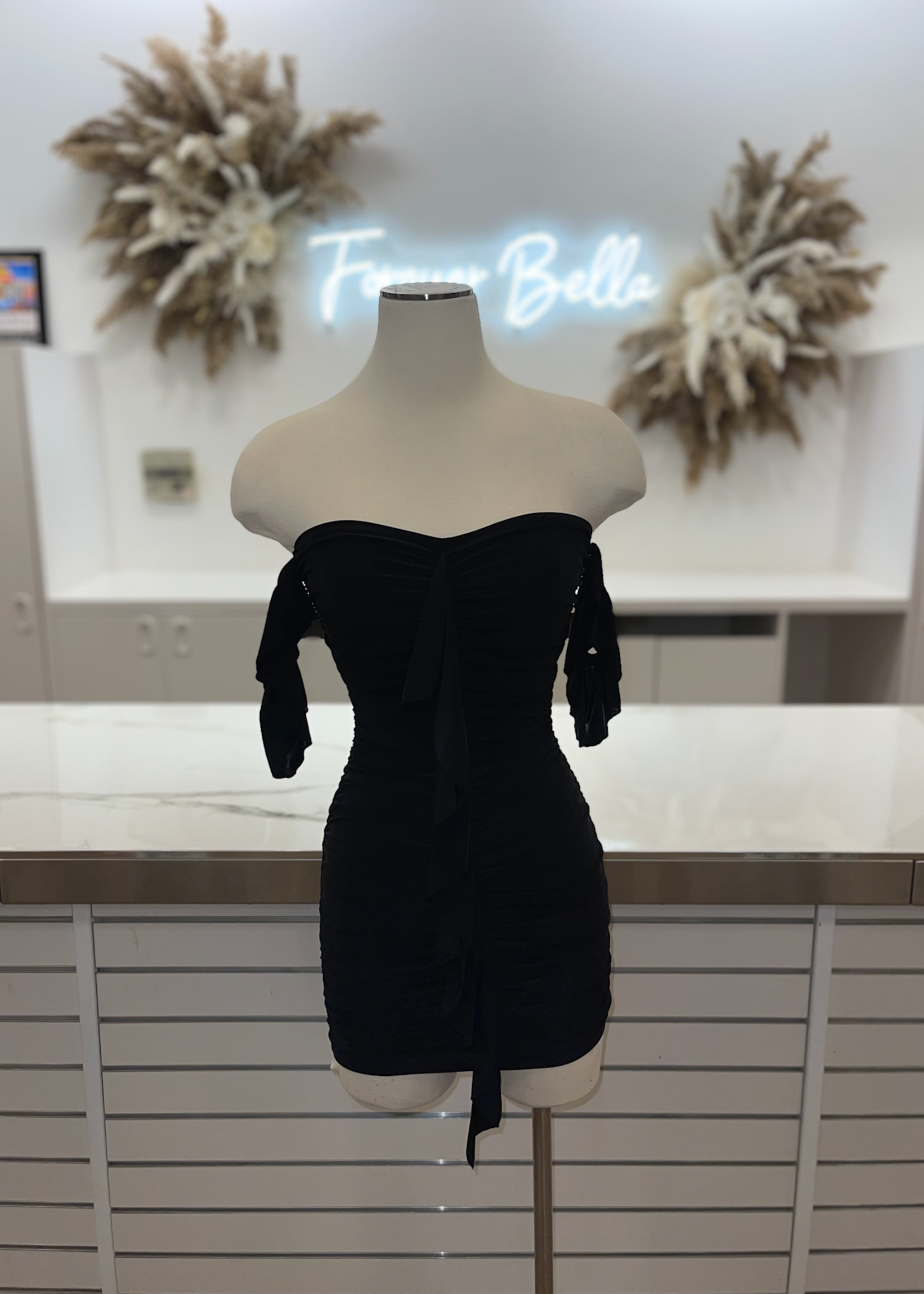 No Creo En El Amor Dress
