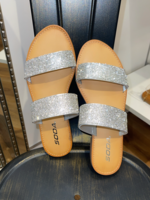 Ella Lo Tiene Todo Sandals