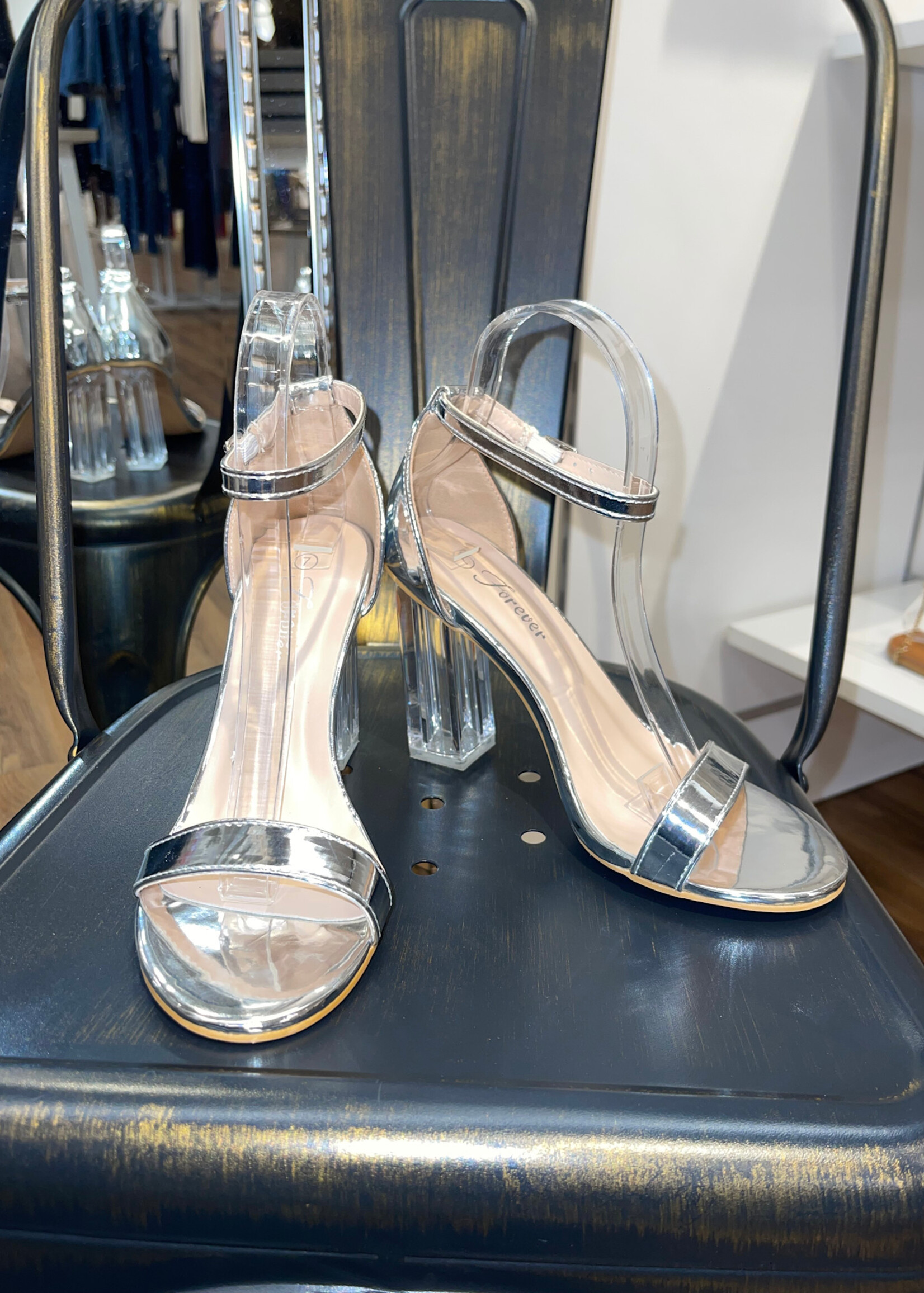 Dime Que Andas Sola Heel *FINAL SALE*