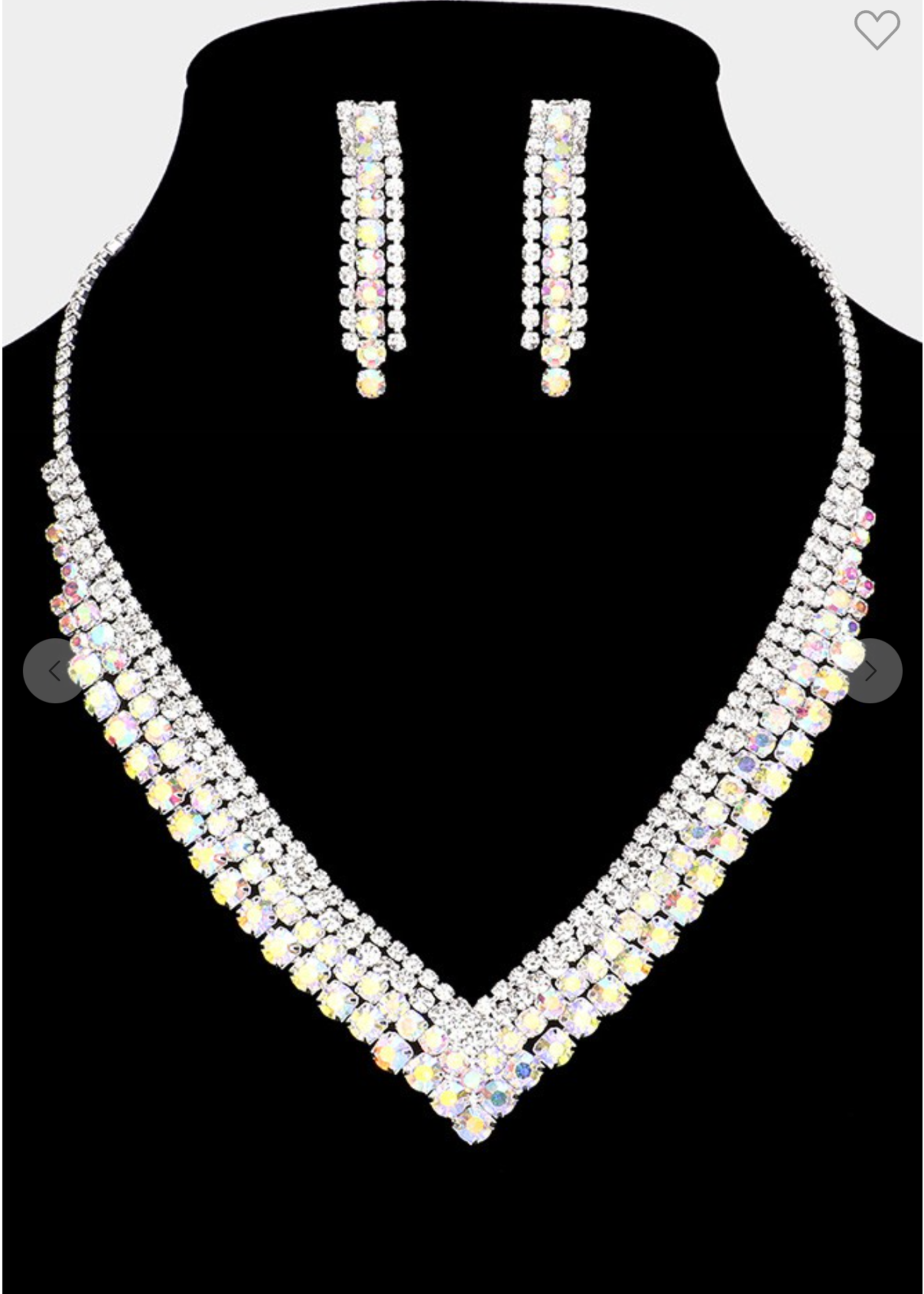Luxury Views Necklace Set