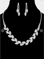 Waisting My Time Necklace Set