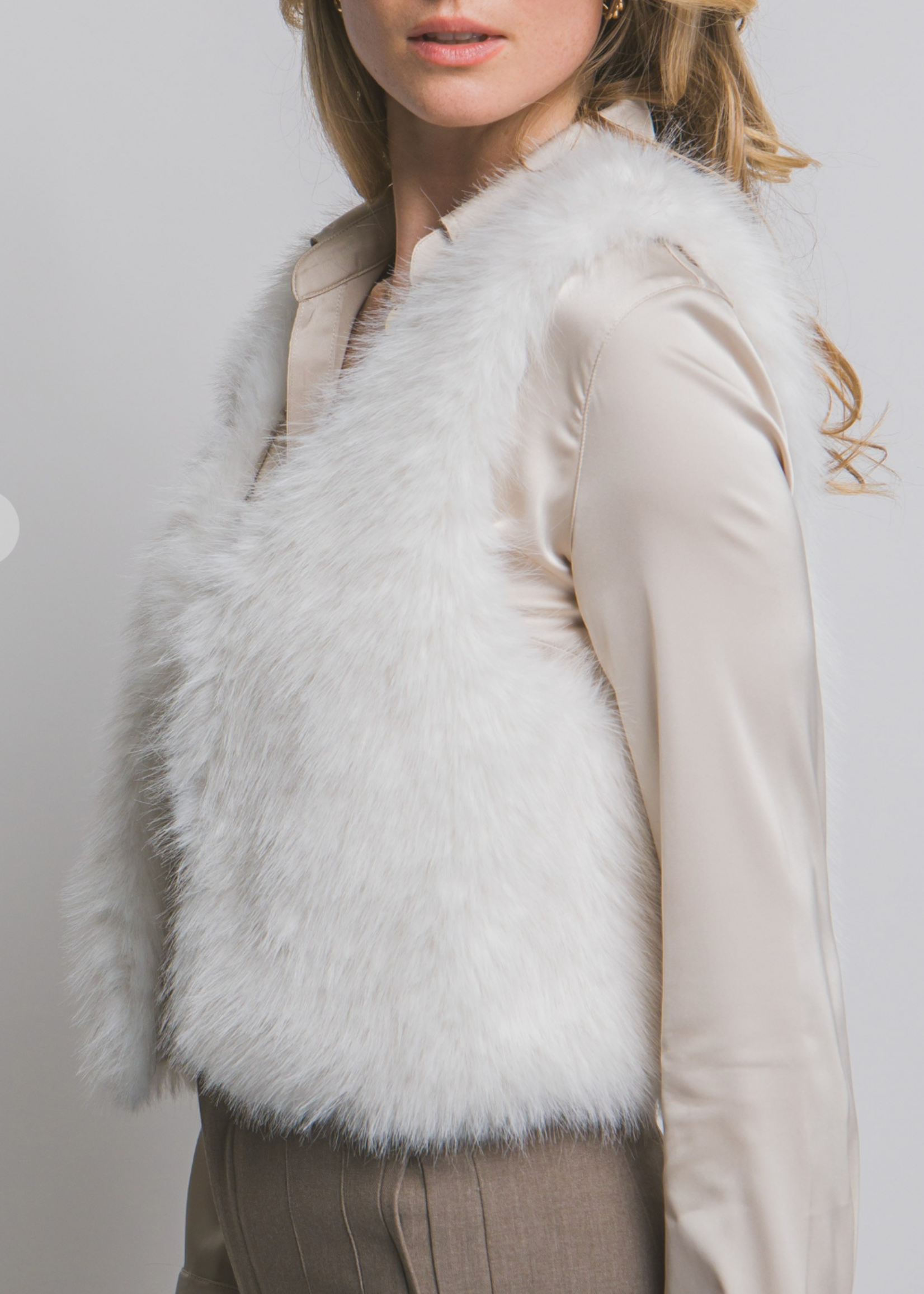 All Furry Vest IVORY