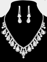 Covered In Ice Necklace Set