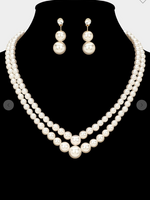 Mother Of Pearls Necklace Set