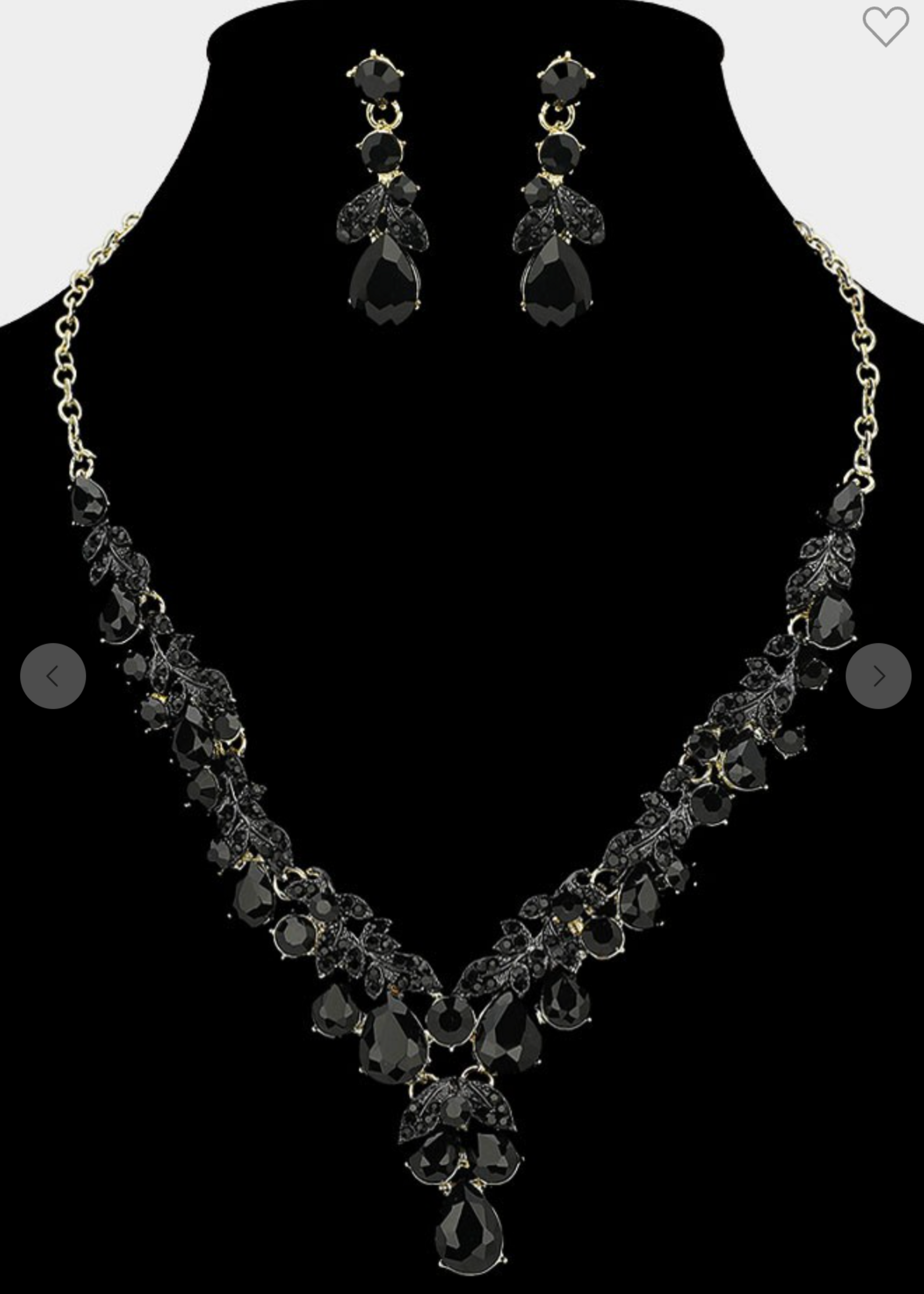 Pretty On Me Necklace Set