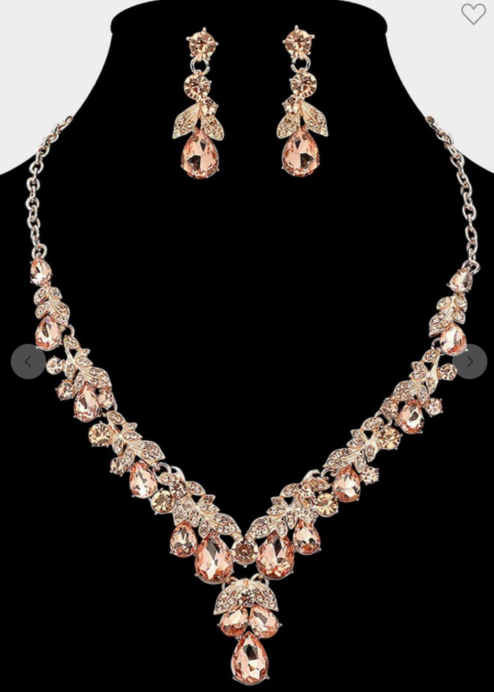 Pretty On Me Necklace Set