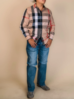 Ya No Pienso En Ti Button Down Shirt