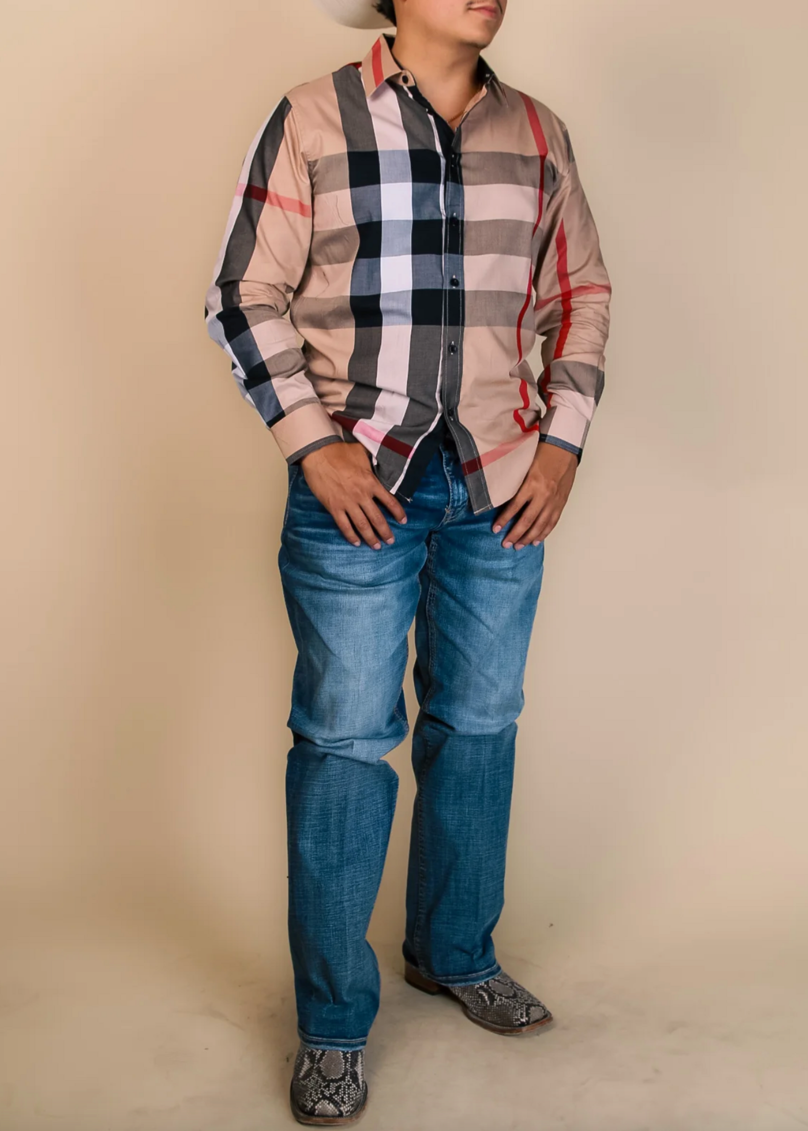 Ya No Pienso En Ti Button Down Shirt