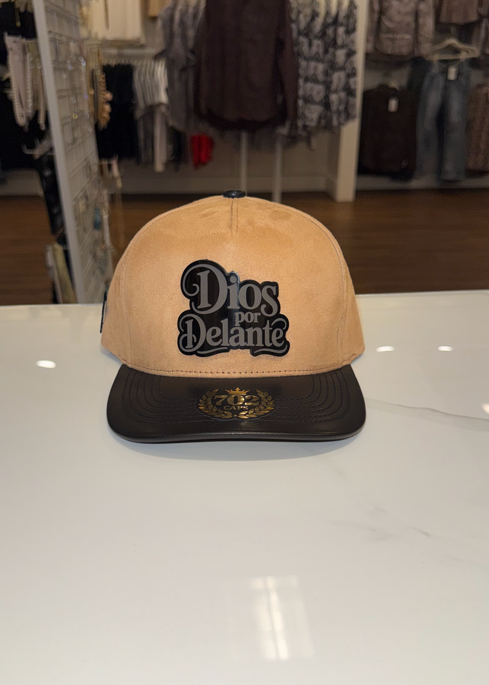 Dios Por Delante Negro