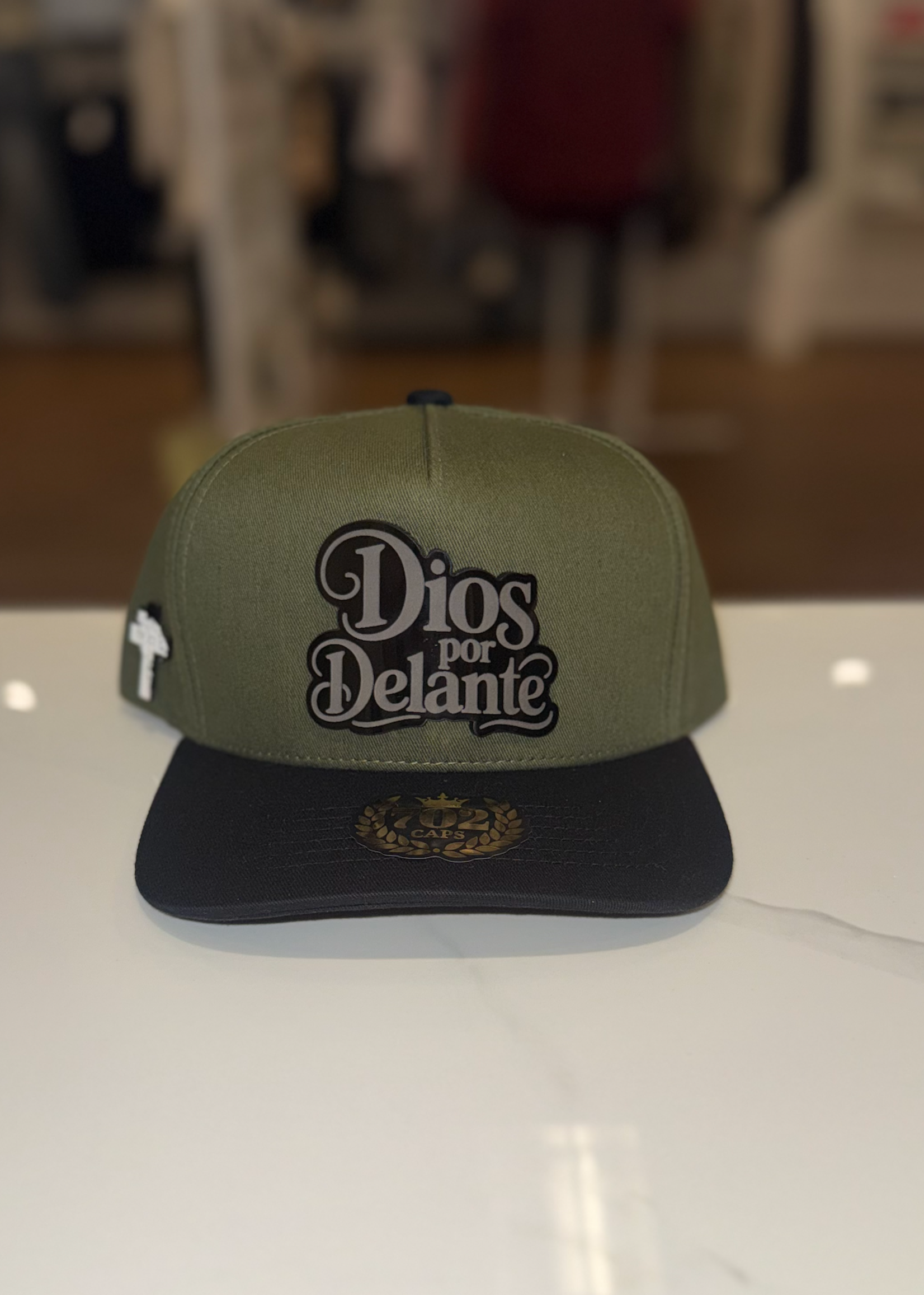 Dios Por Delante Negro