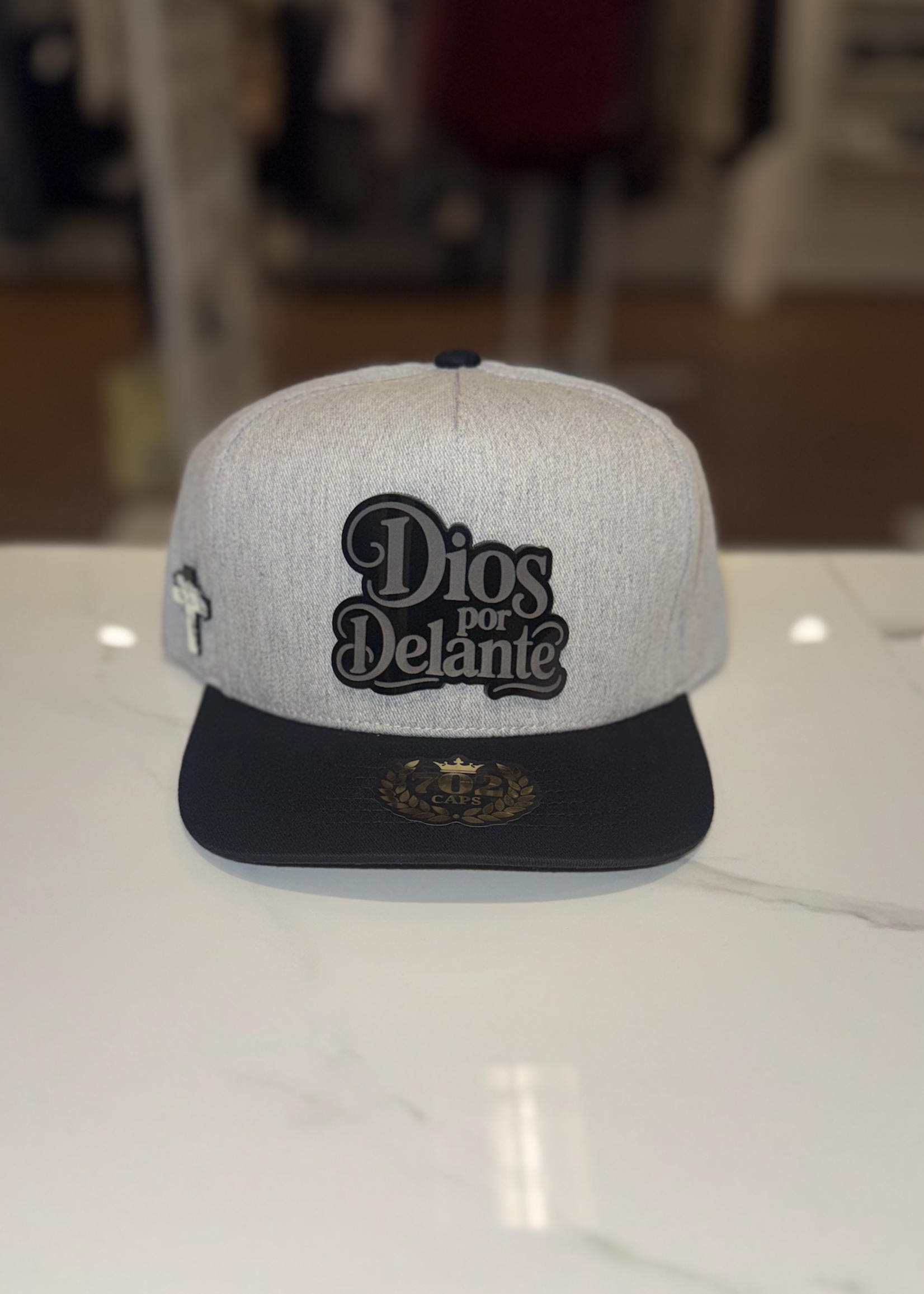 Dios Por Delante Negro