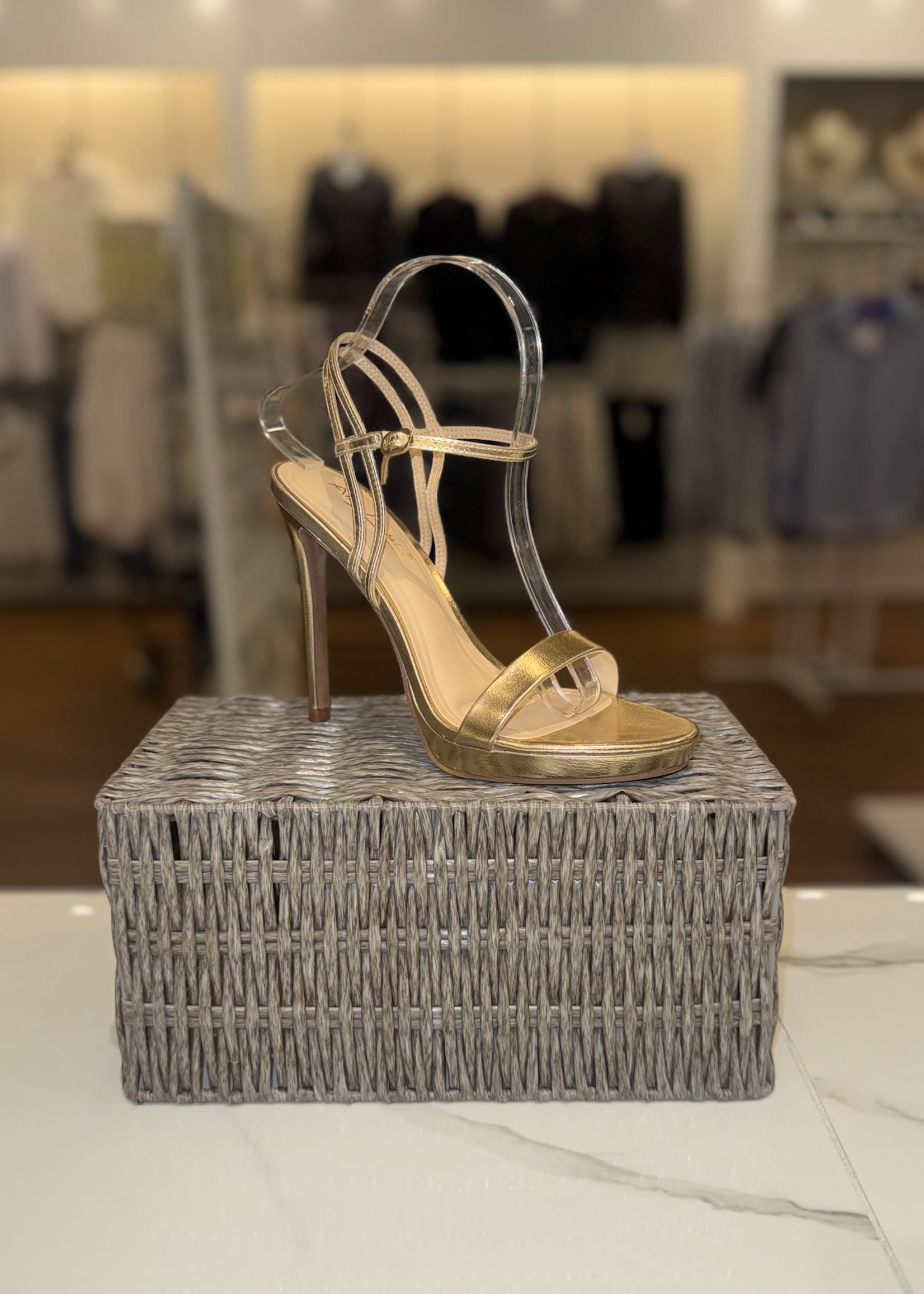 Baby Don't You Know Heel