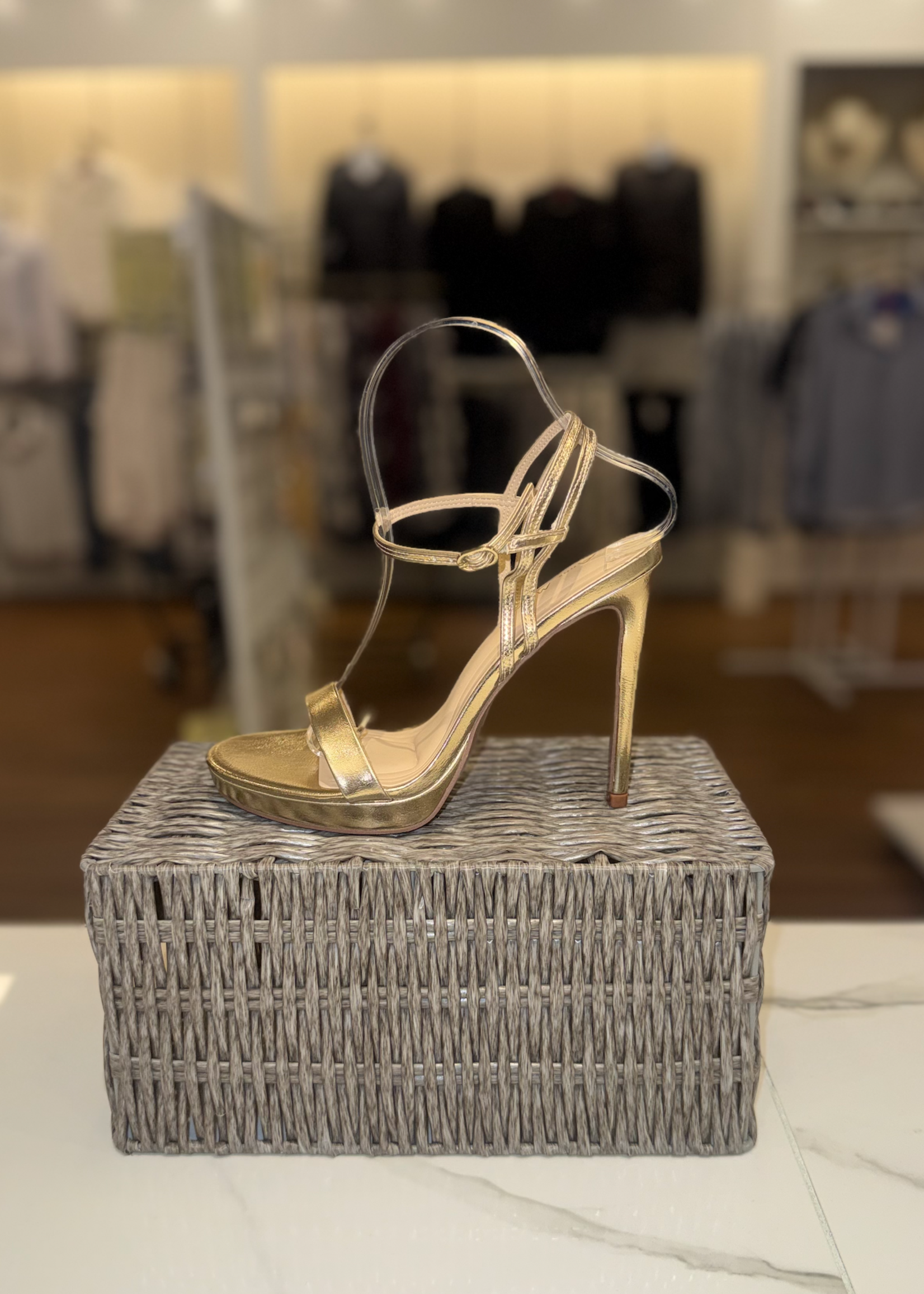 Baby Don't You Know Heel