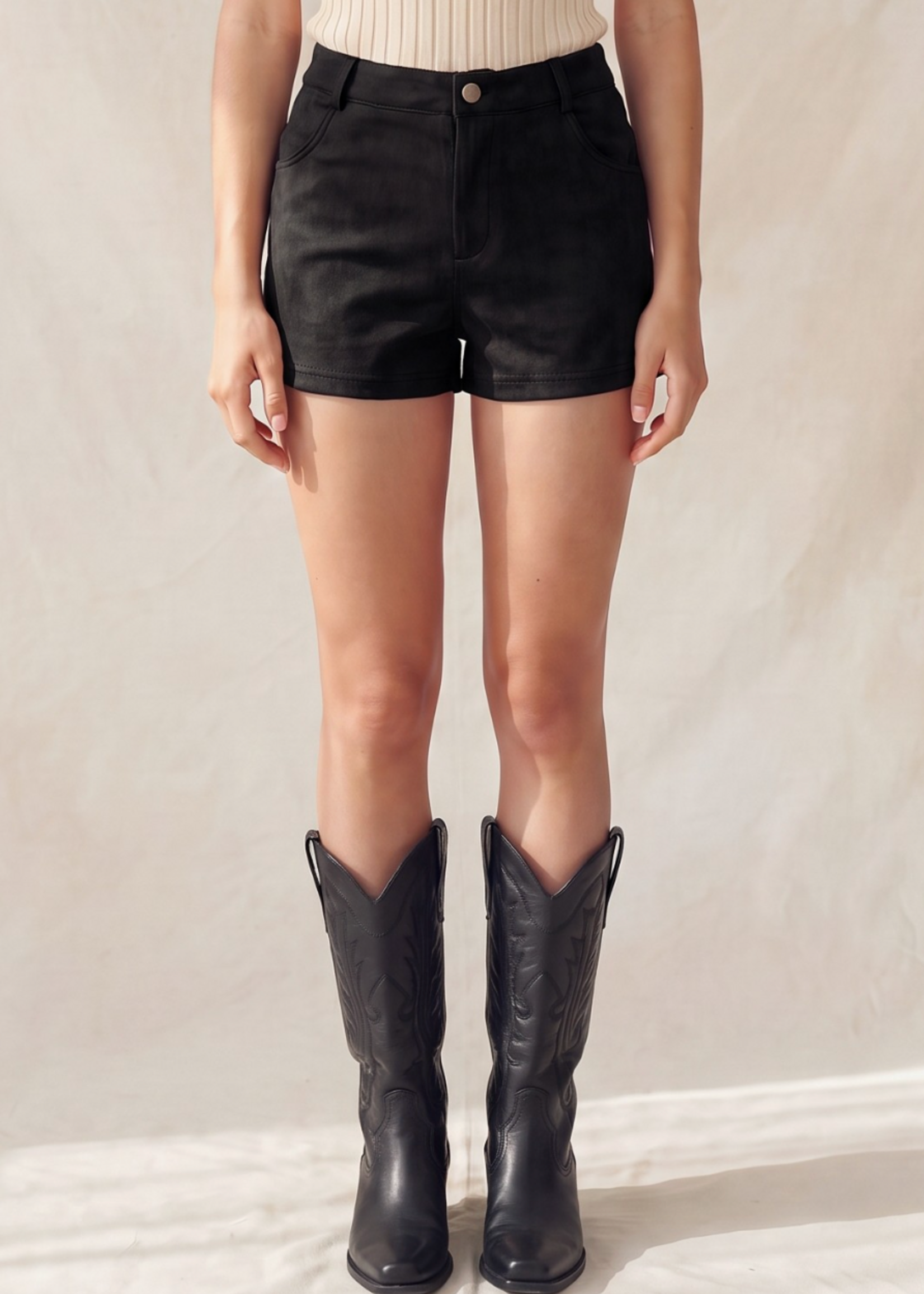 What You See Shorts BLACK
