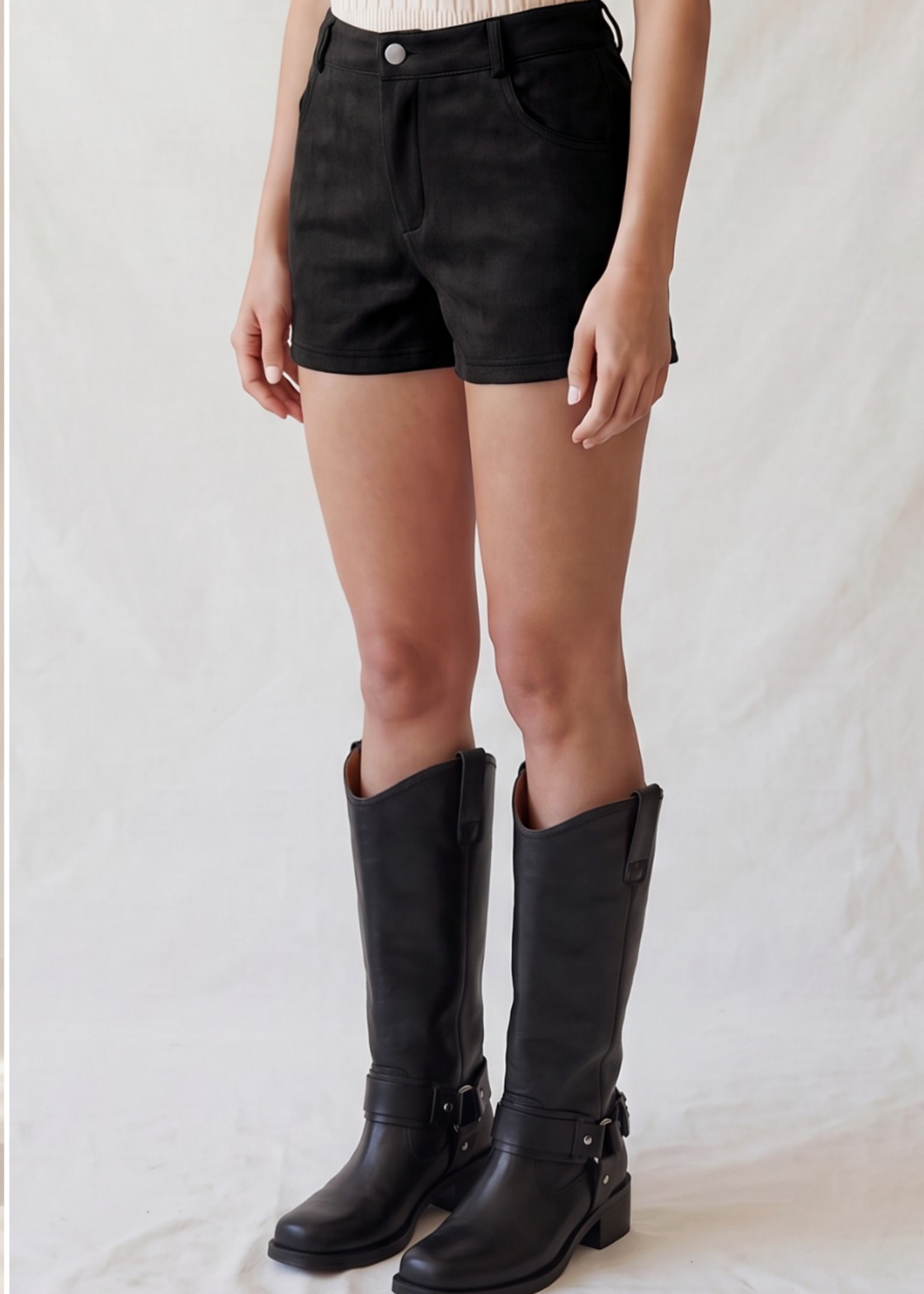 What You See Shorts BLACK
