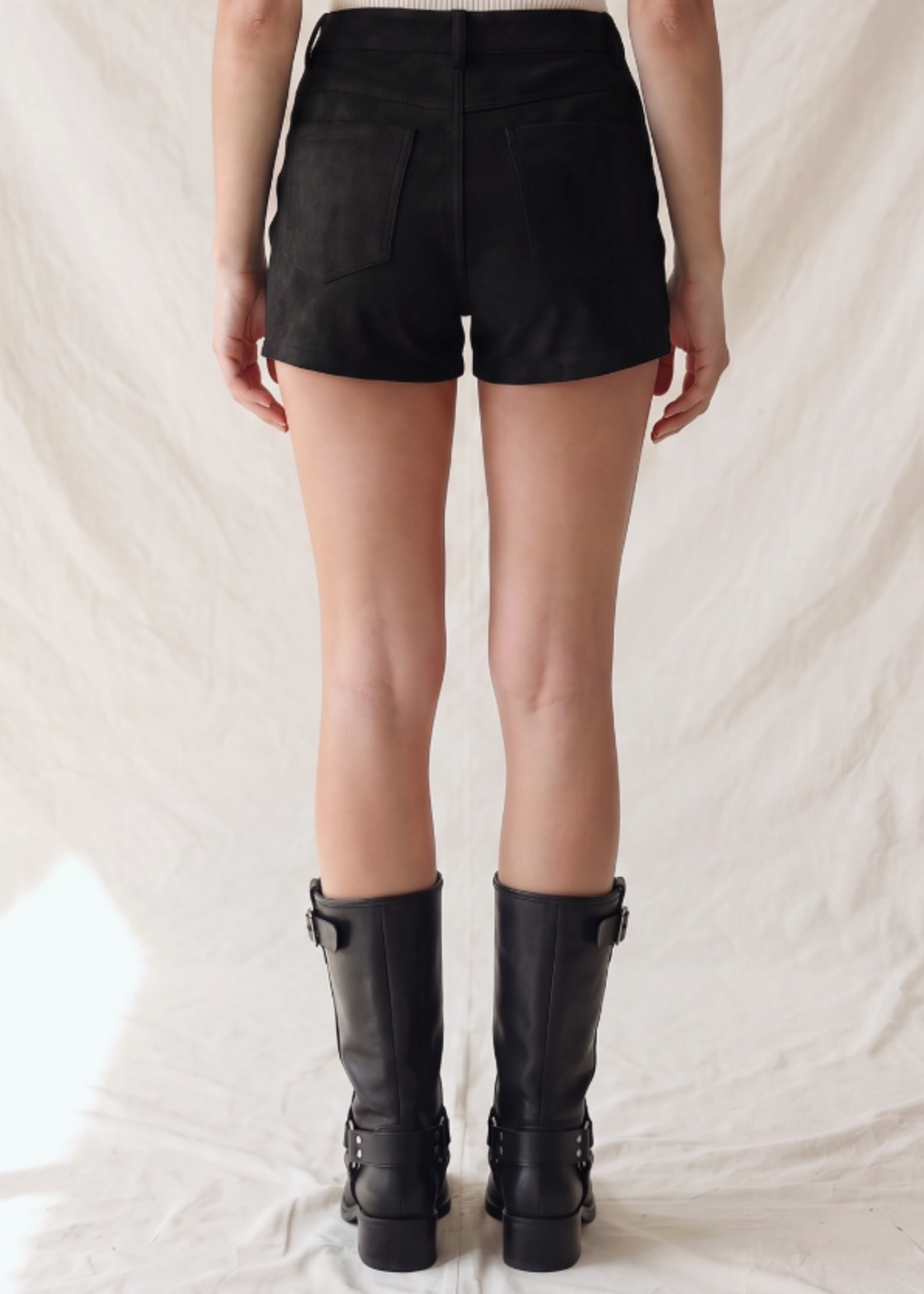 What You See Shorts BLACK