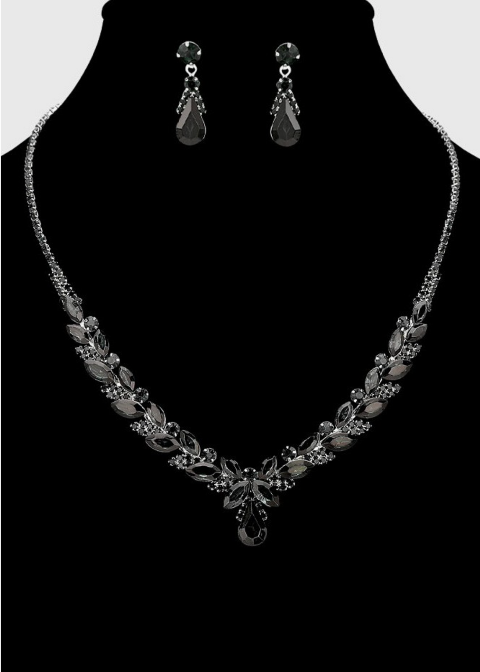 Causing Trouble Necklace Set