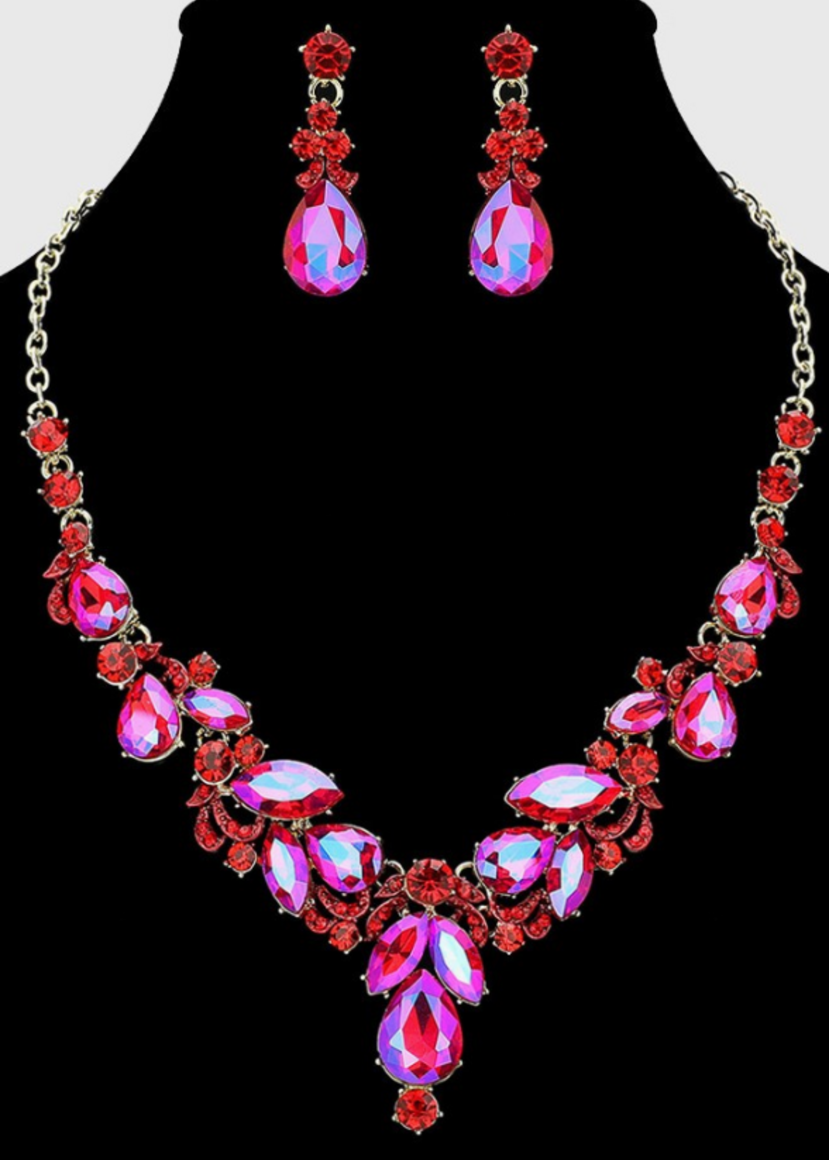 Hold It Down Necklace Set