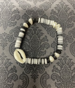 Bracelet, Black & Gray Slice with Shell