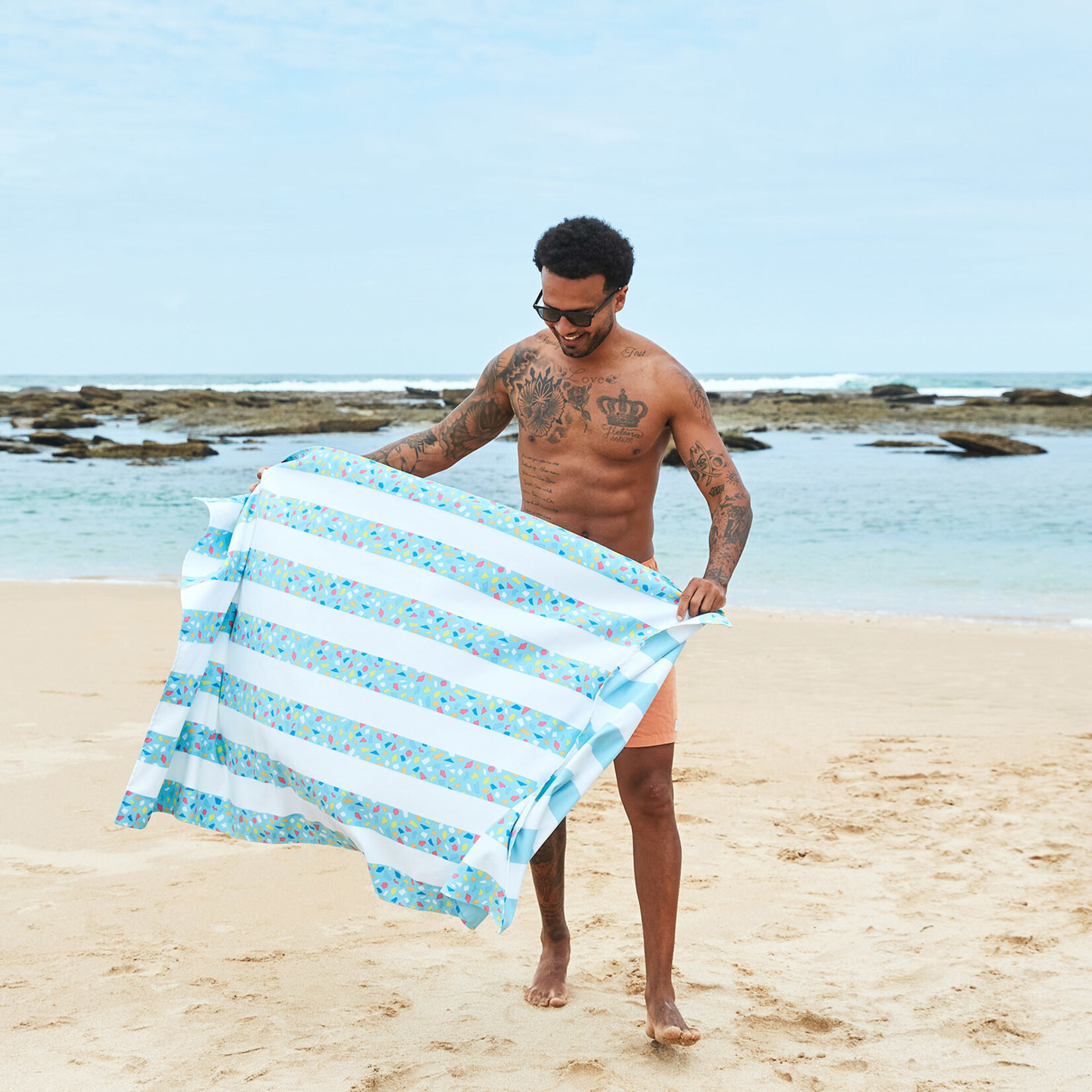 dock & bay celebrations confetti cannon towel