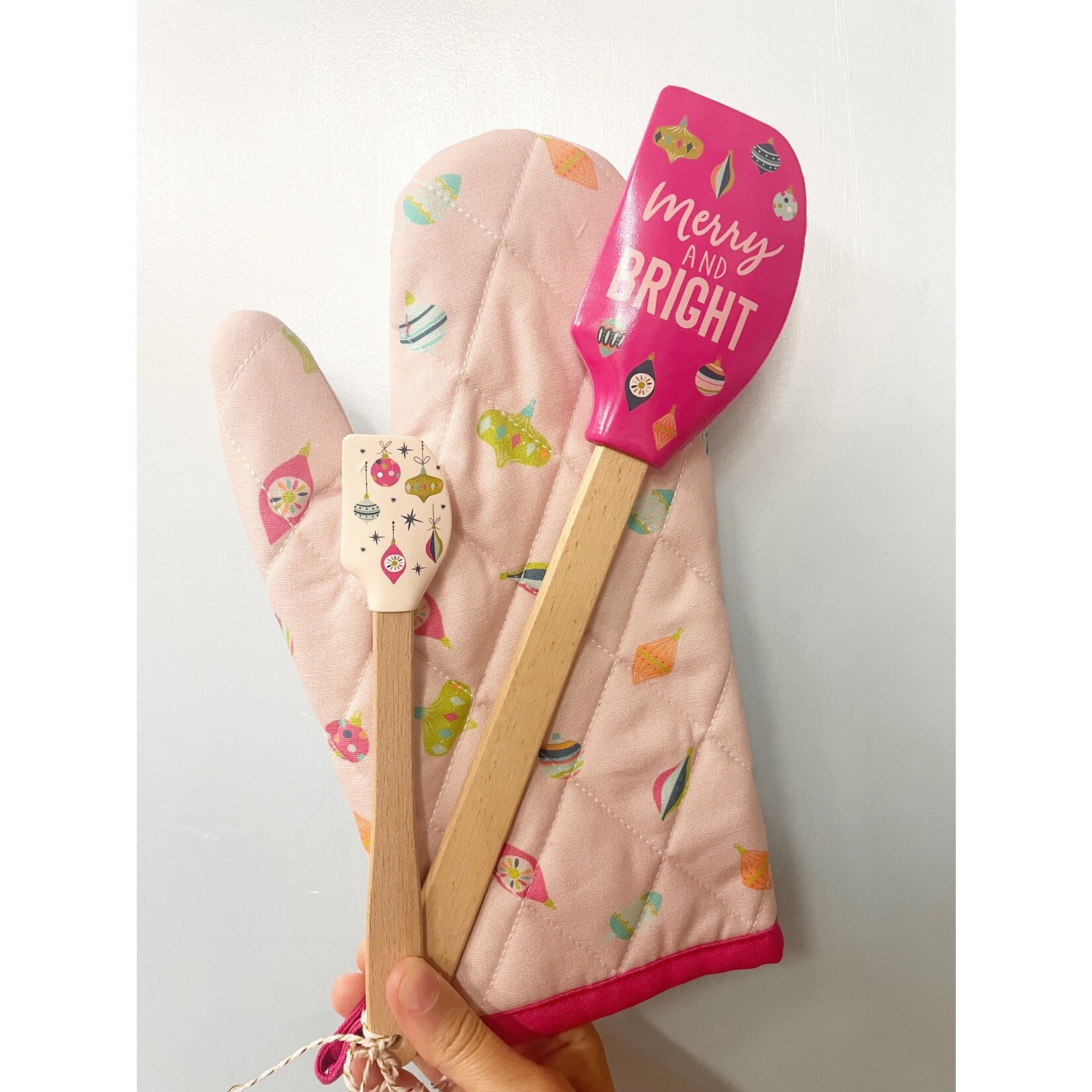 m. lynne designs merry & bright oven mitt & spatula set