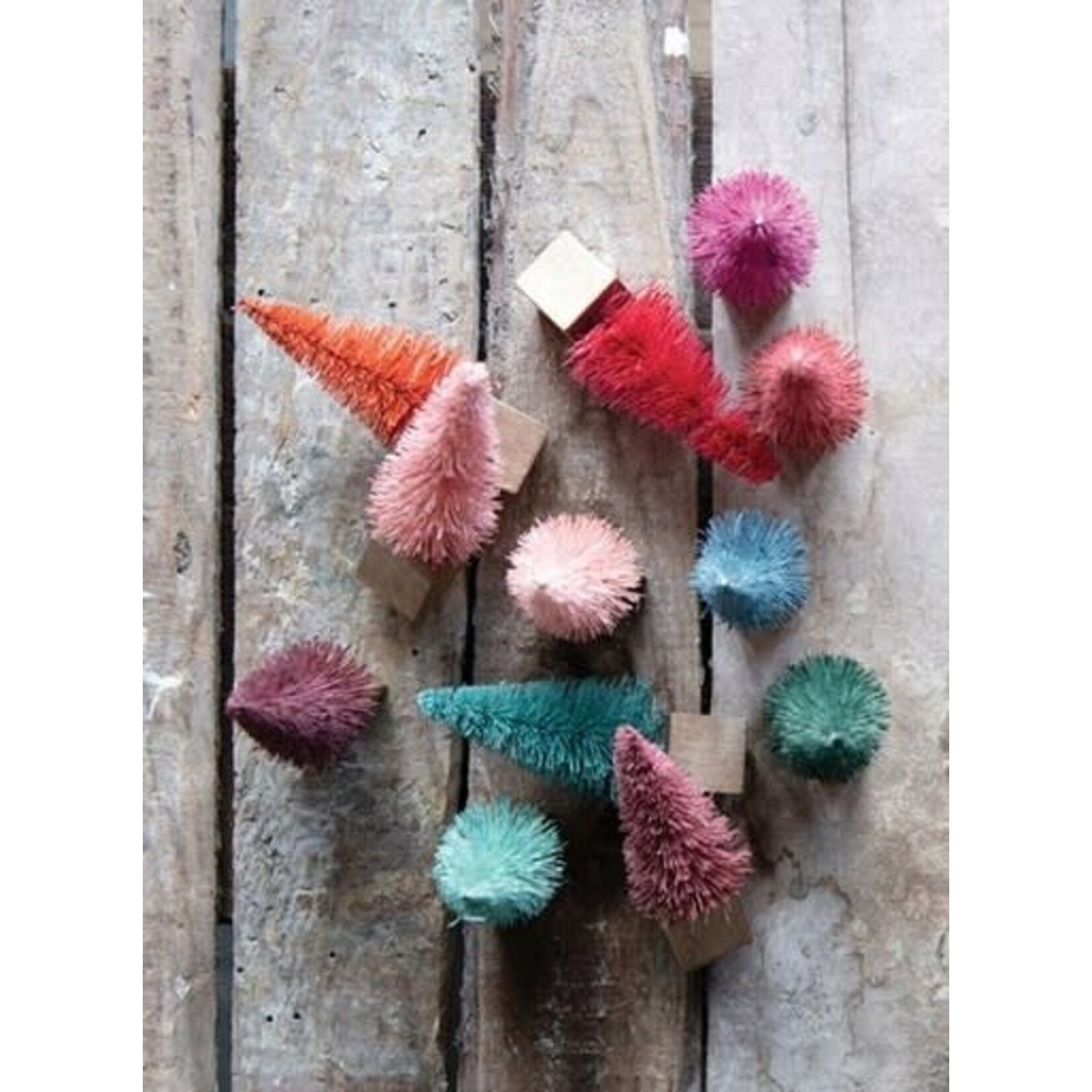 bottlebrush tree on wood base, 3"