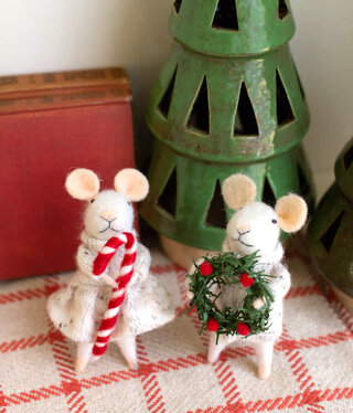 available at m. lynne designs Felt Christmas Mouse