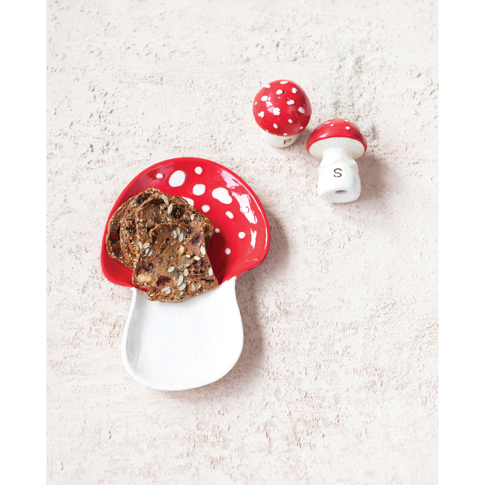 m. lynne designs ceramic mushrooms salt & pepper set