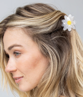 natural life Cream Daisy Hair Clip