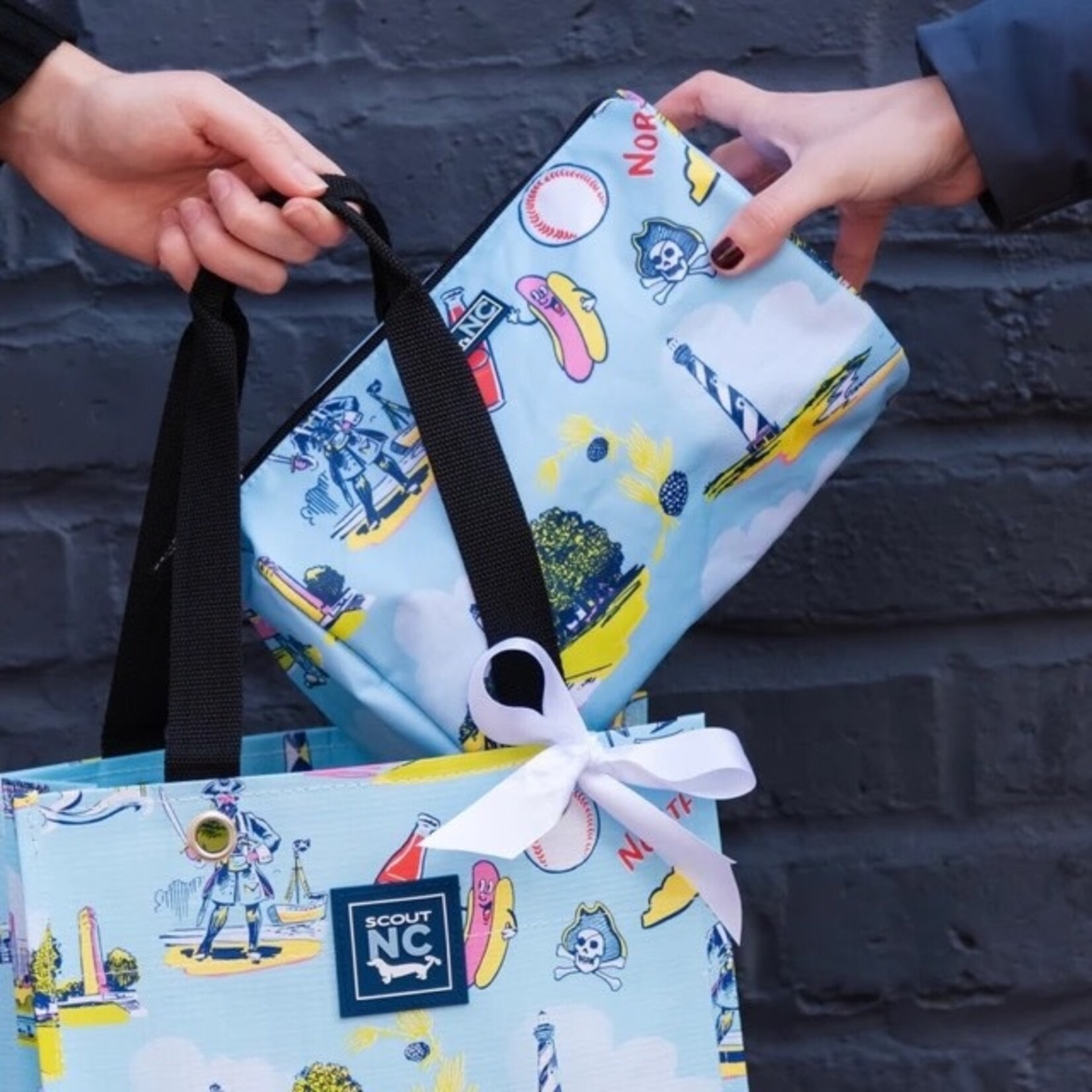 SCOUT Bags lovers splat packin’ heat