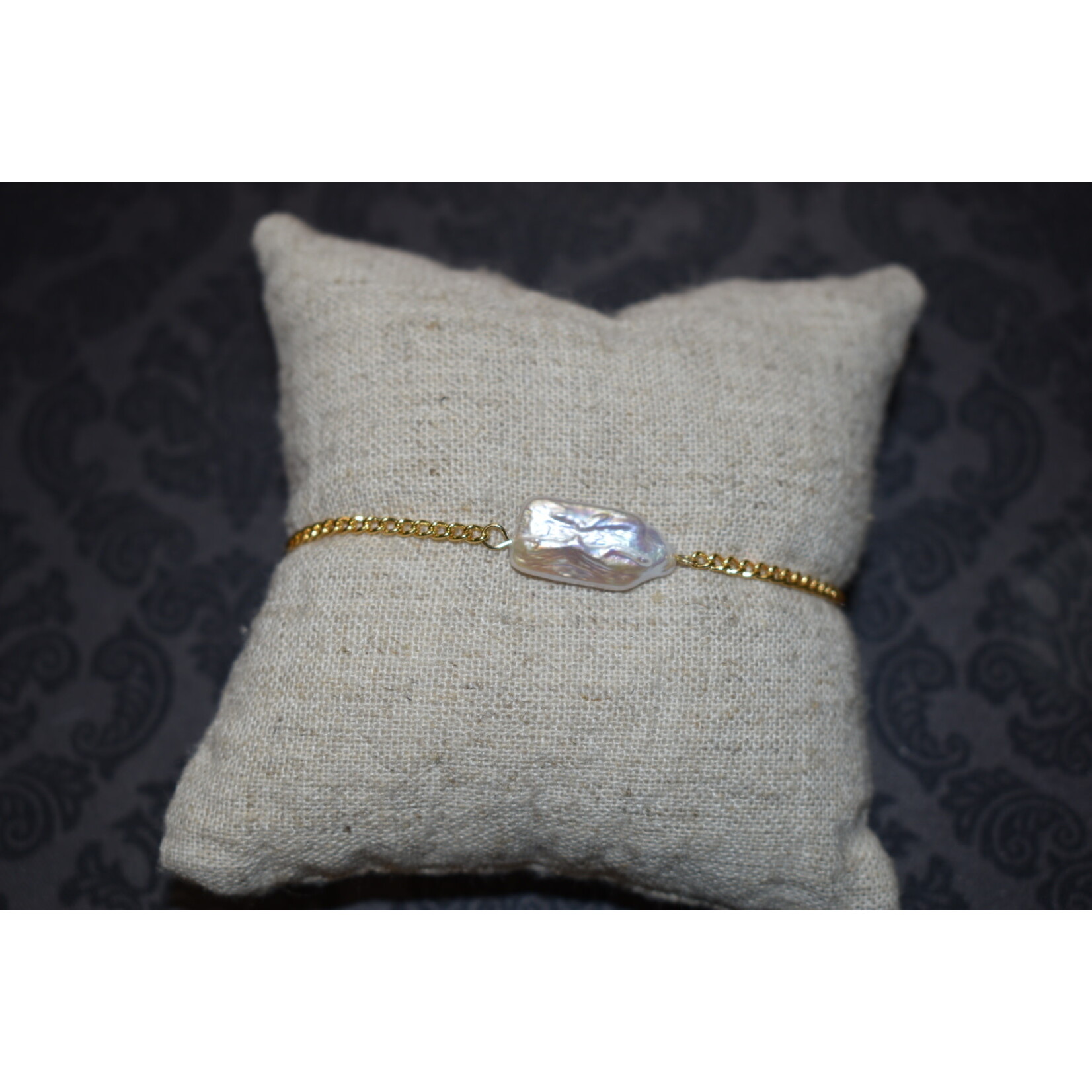 m. lynne designs gold link bracelet with rectangle pearl