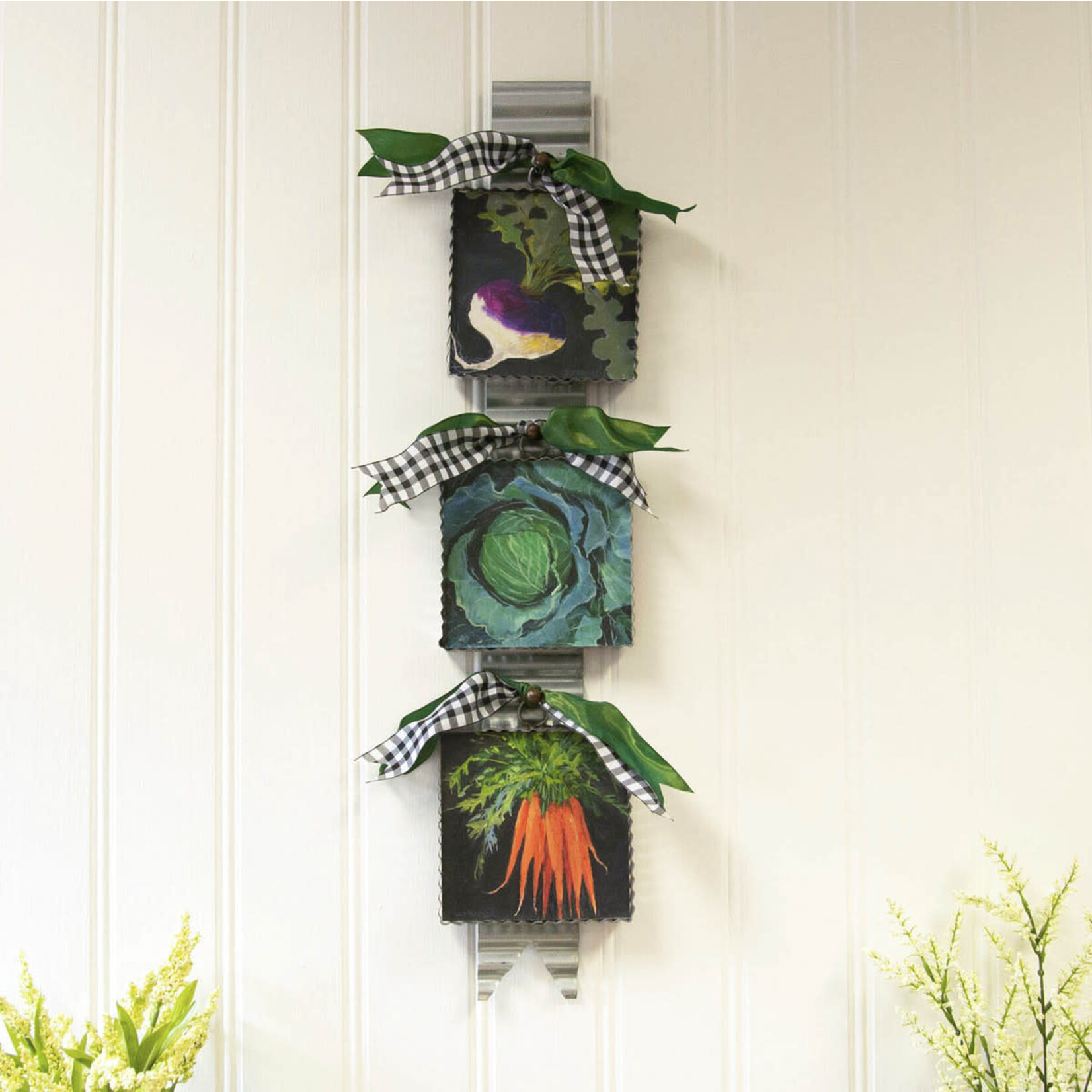the round top collection corrugated 3 pictures hanger