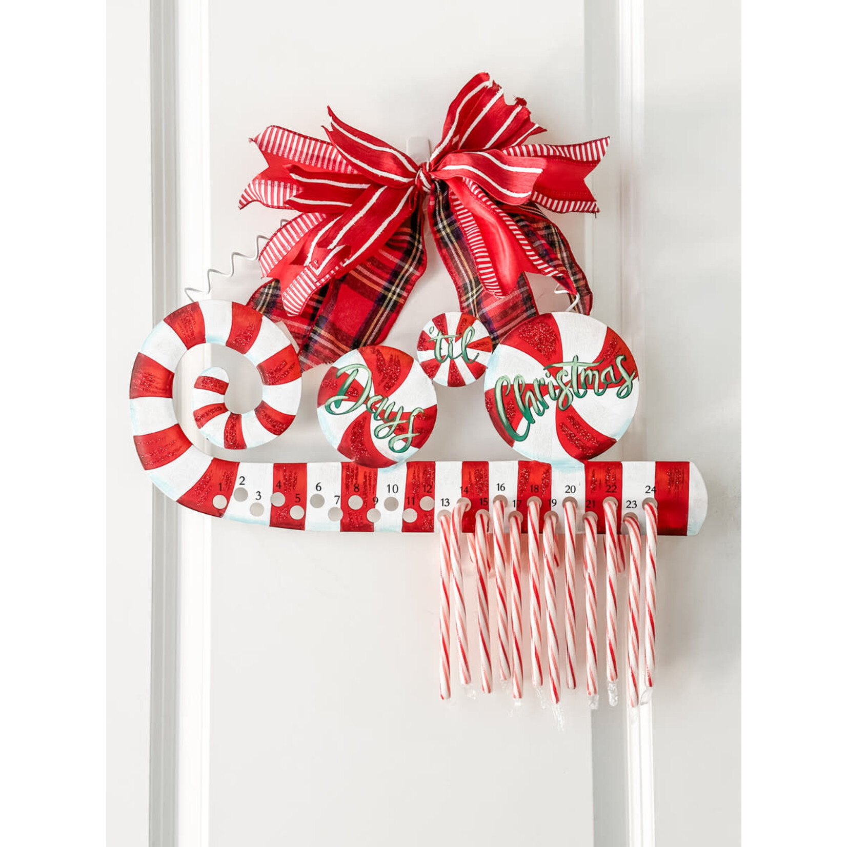 the round top collection days til charistmas hanger